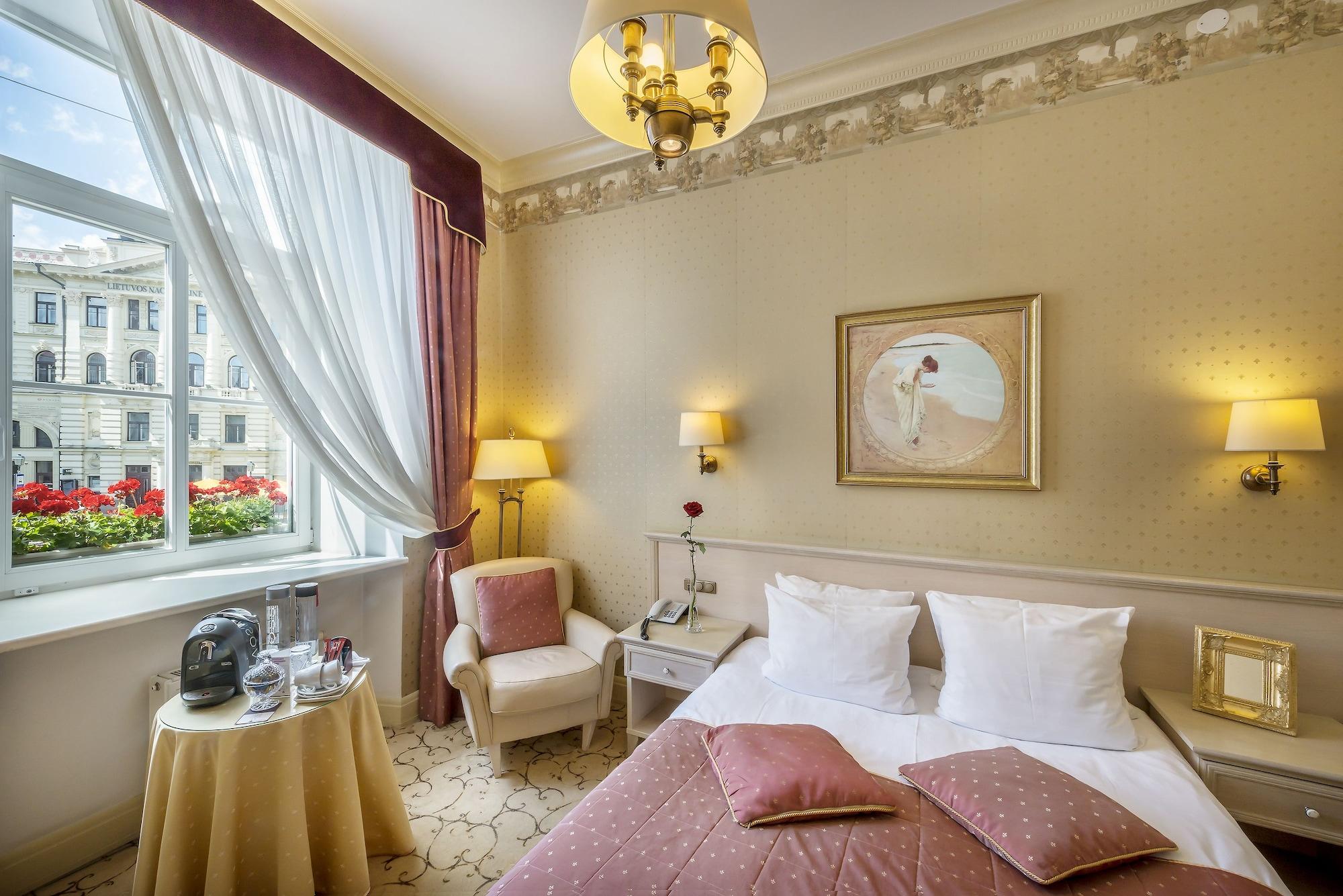 Imperial Hotel & Restaurant VNO Esterno foto