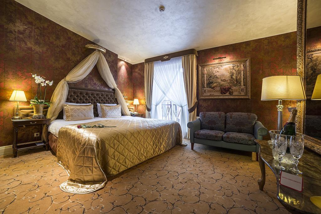 Imperial Hotel & Restaurant VNO Esterno foto